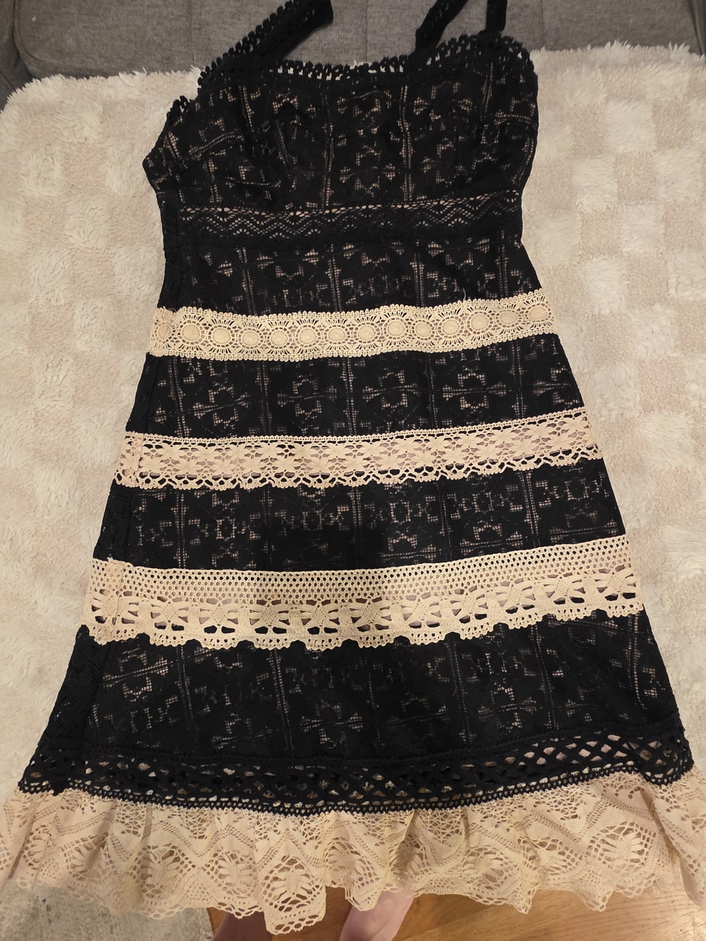 Nanette Lepore Black and Cream Lace Tiered Mini Dress Size 0